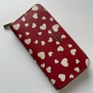 Like New Kate Spade Staci Continental Heart Wallet